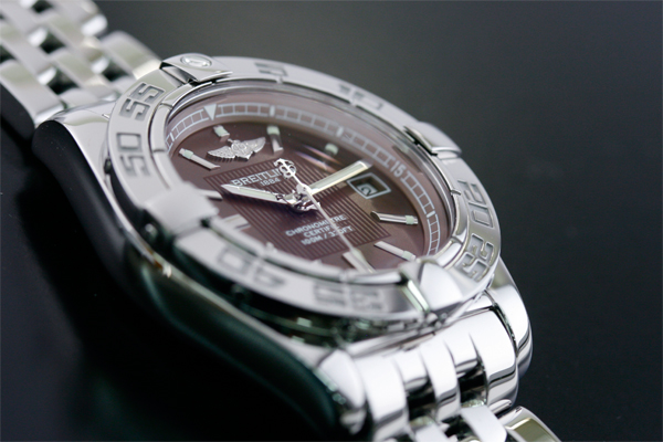 ֥饤ȥ (BREITLING) 饯ƥå32 / GALACTIC 32 [A715Q79PA]